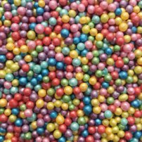 farebné cukrové perly na tortu