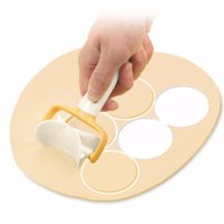 Tescoma- Vykrajovač koliesok DELÍCIA, 7 cm