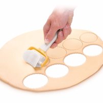 Tescoma- Vykrajovč koliesok s vlnitým okrajom DELÍCIA 7,0cm