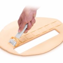 Tescoma- Vykrajovač štvorčekov s vlnitým okrajom DELÍCIA 4,0cm